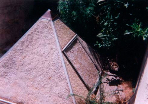 Pirámide europea sin identificar